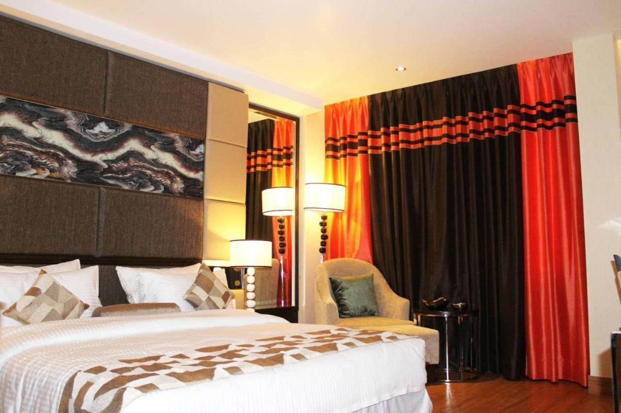 The Palm Spring A Boutique Hotel Naraina New Delhi Eksteriør bilde