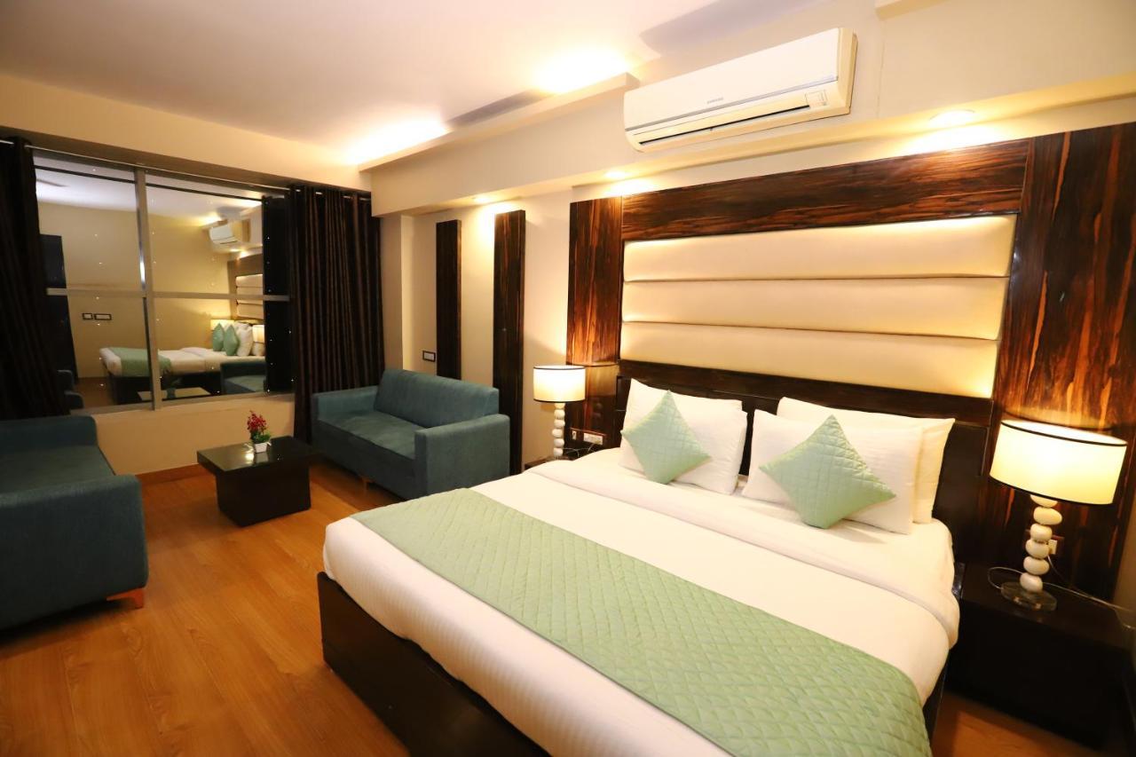 The Palm Spring A Boutique Hotel Naraina New Delhi Eksteriør bilde